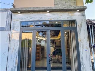 Nhà trục chính hẻm,rất đẹp,thuận tiện định cư,kinh doanh tại nhà