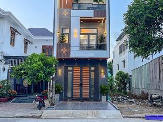 Nhà phố luxury mới hoàn thiện vị trí đẹp đường d13 lg 20m thông đường trần hoàng na