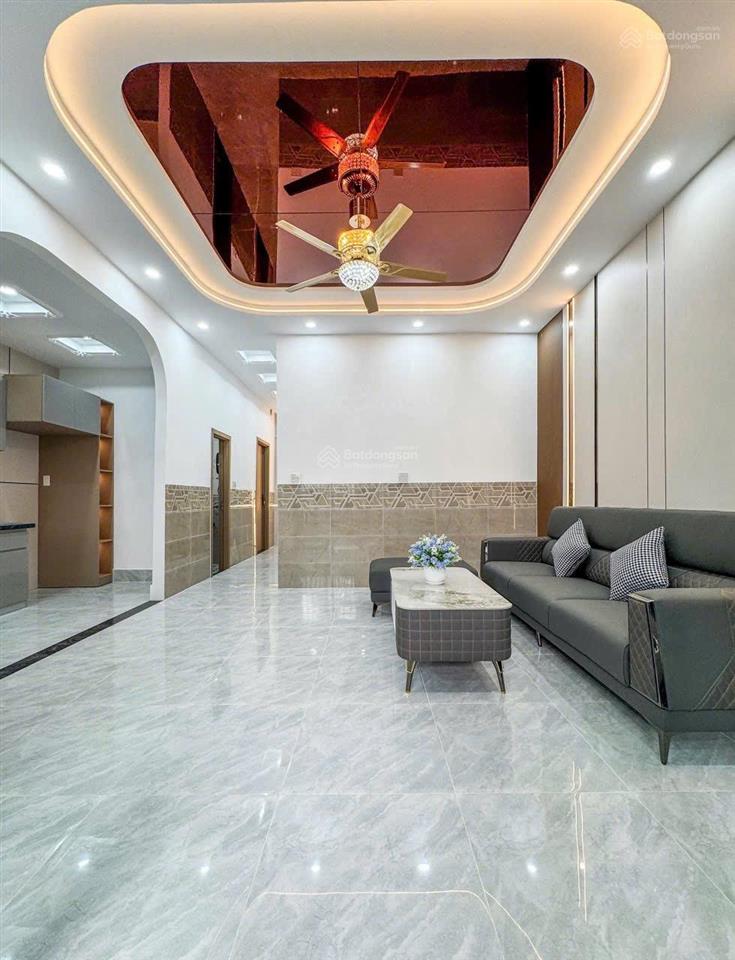 Nhà trệt đẹp, sân rất rộng hẻm 70 cmt8  ngay tt ninh kiều