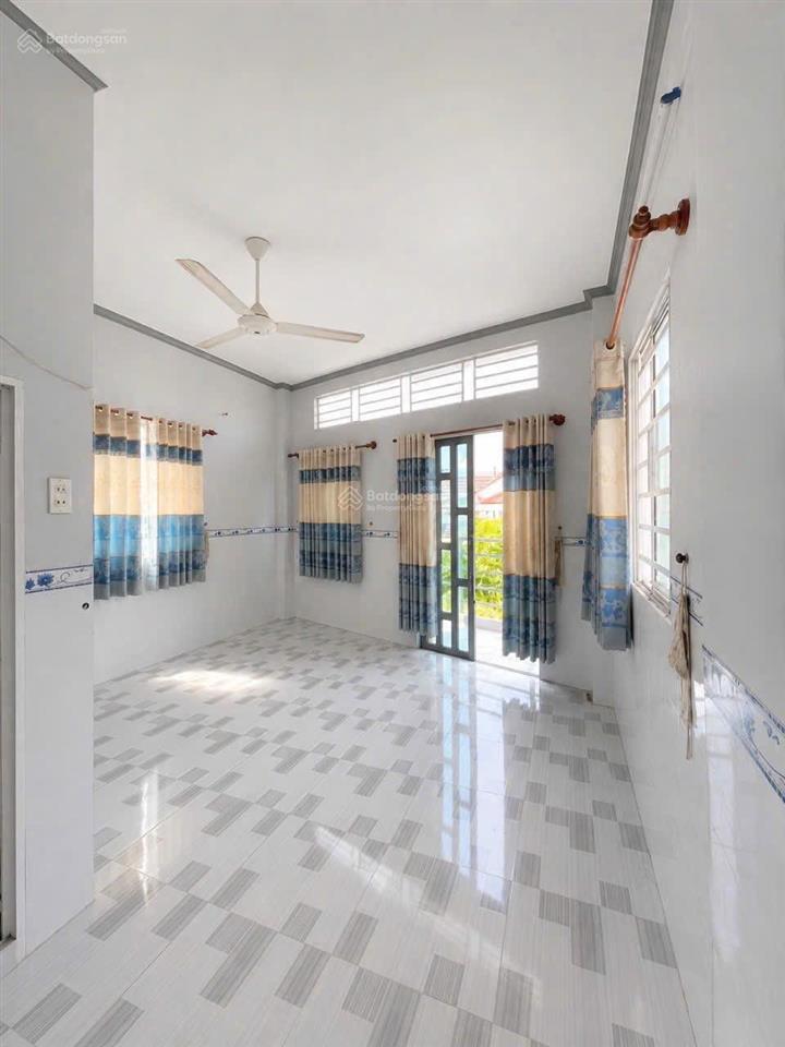 Nhà 2 lầu đúc mặt tiền đường đề thám, thuận tiện kinh doanh mua bán