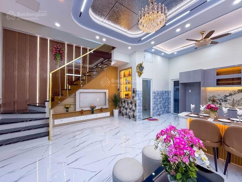 Nhà mặt tiền đ. xuân hồng mới xây, sát bv nhi đồng  đh fpt, thuận tiện định cư, kinh doanh...