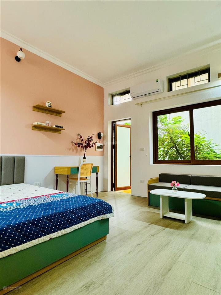 Studio 35m2, trung tâm ba đình, cách hồ tây 200m, đầy đủ nội thất, có ban công
