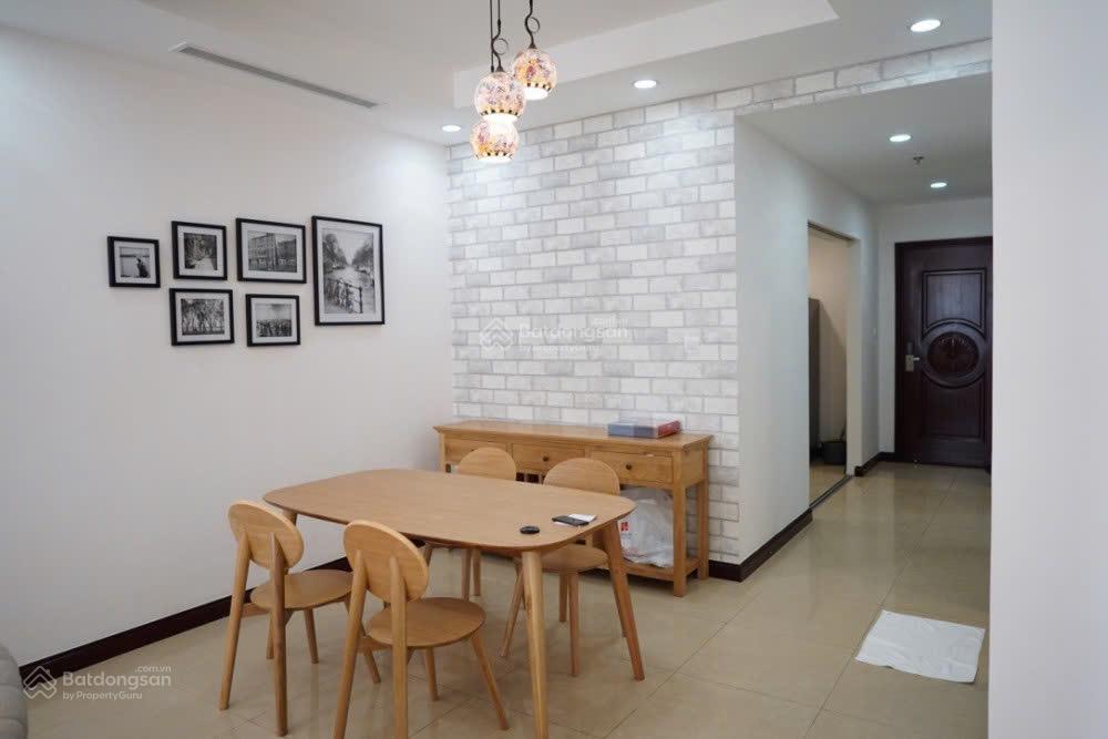 Bán gấp căn 2pn+1 diện tích 102m2 toà r4 royal city, giá nhỉnh 8 tỷ,  0973 421 ***