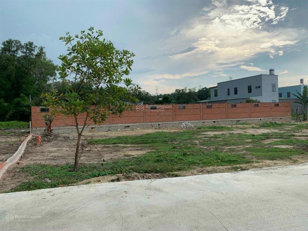 Bán lô đất 2mt tương lai giá hẻm 205m2 (ngang 8m) 205m2 chỉ 1,85 tỷ
