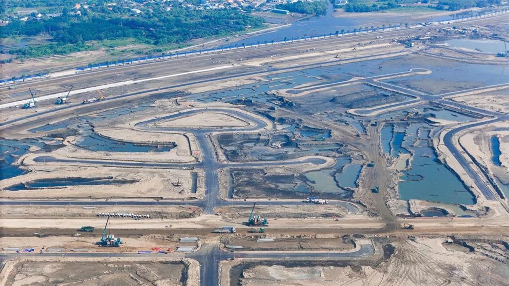 Biệt thự vịnh ngọc 270m2 có bãi tắm sau nhà 30 tỷ. thanh toán 10 tỷ đến khi nhận nhàhtls 0% 4 năm