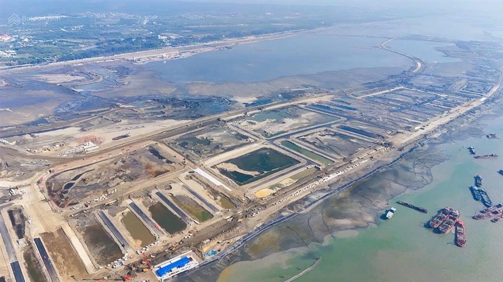 Biệt thự vịnh ngọc 270m2 có bãi tắm sau nhà 30 tỷ. thanh toán 10 tỷ đến khi nhận nhàhtls 0% 4 năm