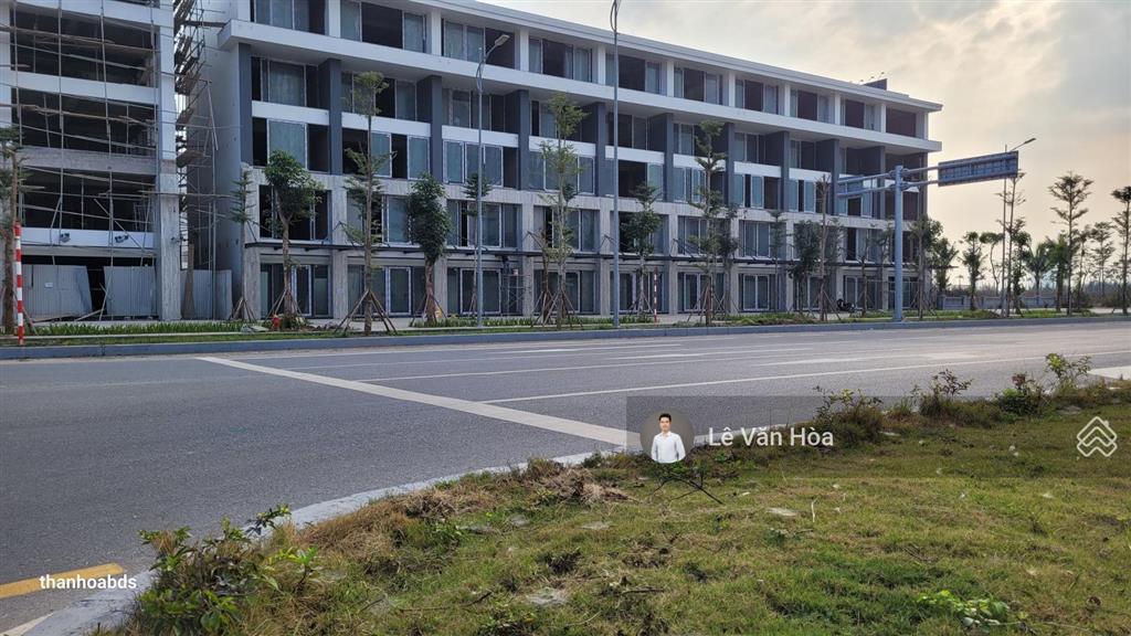 Cc bán shophouse 5 tầng 108m2, đường 90m, giá 14.8 tỷ  gần toà cao 75 tầng doji. 0969 149 ***