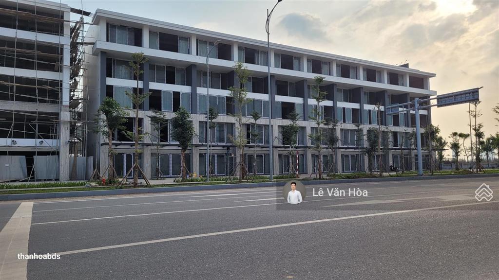 Cc bán shophouse 5 tầng 108m2, đường 90m, giá 14.8 tỷ  gần toà cao 75 tầng doji. 0969 149 ***