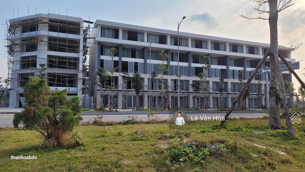Cc bán shophouse 5 tầng 108m2, đường 90m, giá 14.8 tỷ  gần toà cao 75 tầng doji. 0969 149 ***