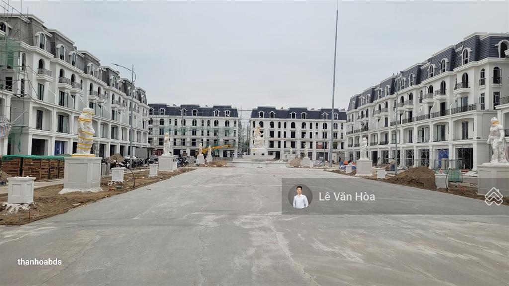 Bán shophouse lk1011, dt 90m2 x 5 tầng, giá 8,7 tỷ mặt công viên, gần trục cổng chính 36m.