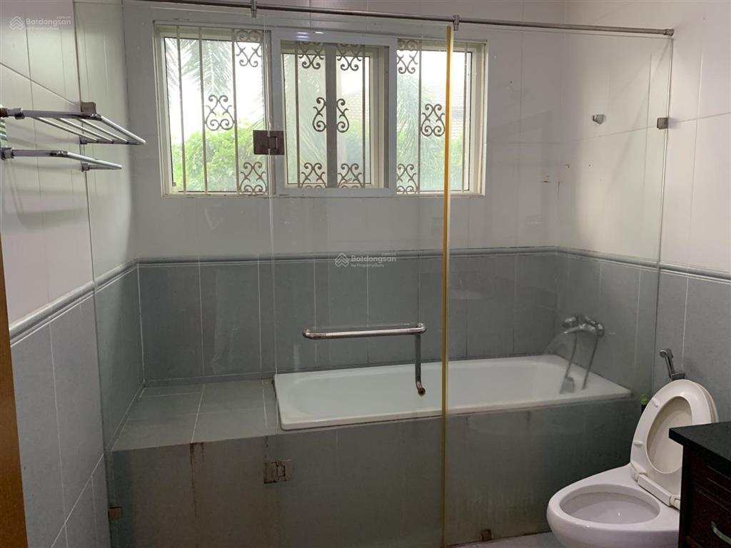 Biệt thự vườn 4 phòng ngủ, sân vườn rộng ngay công viên thoáng mát  toantranvillas
