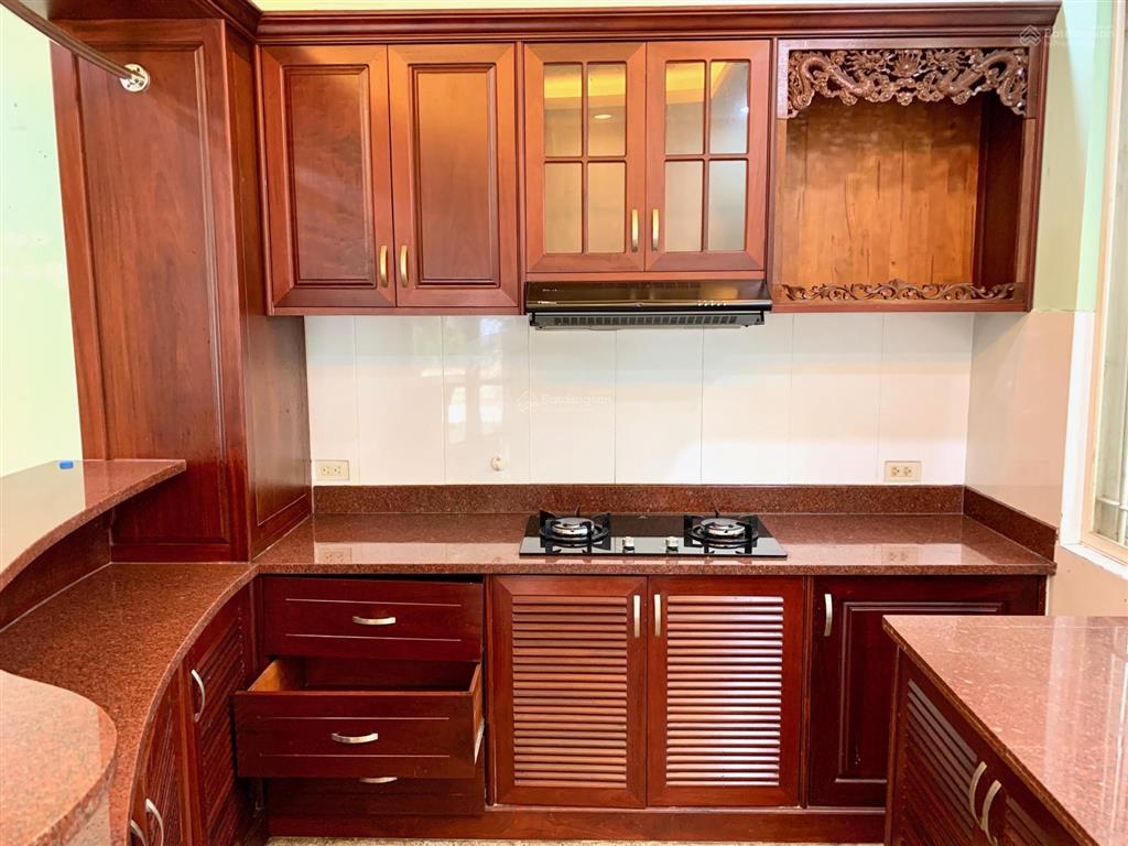 Biệt thự vườn 4 phòng ngủ, sân vườn rộng ngay công viên thoáng mát  toantranvillas
