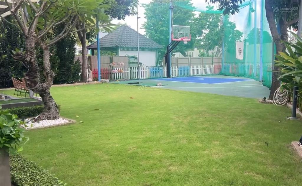 Biệt thự sân vườn đơn lập quốc lộ 13, sân vườn rộng 550m2  toantranvillas