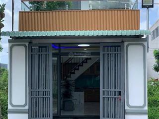 Nhà đẹp giá tốt mỹ hạnh bắc đức hòa, 1 trệt 1 lầu, 3 pn, 2wc, shr, dt 60m2 giá chỉ 1 tỷ 550