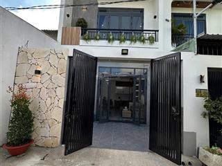Bán gấp nhà 1 trệt 1 lầu, dt 100m2, 3pn, 2wc tỉnh lộ 9, ấp rừng dầu, đức hòa, long an giá 1 tỷ 9
