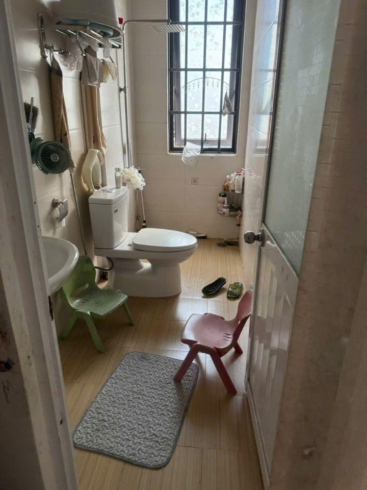 10,7 tỷ/240m2 sàn.Nhà đường Tùng Thiện Vương, 3 tầng,4 P ngủ,khu Nam Việt Á, sát BV 600 giường.