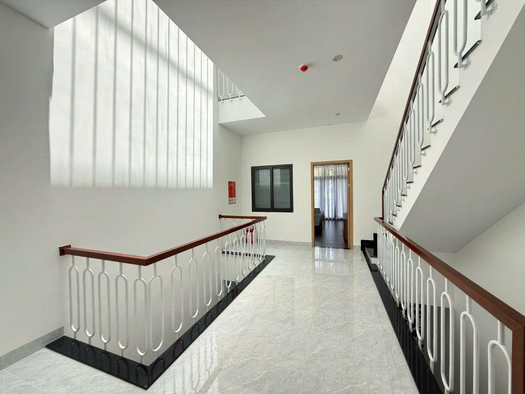 13tỷ/240m2 sàn.Nhà đường Trịnh Lỗi, 3 tầng,4 P ngủ,khu Nam Việt Á, sát BV 600 giường.