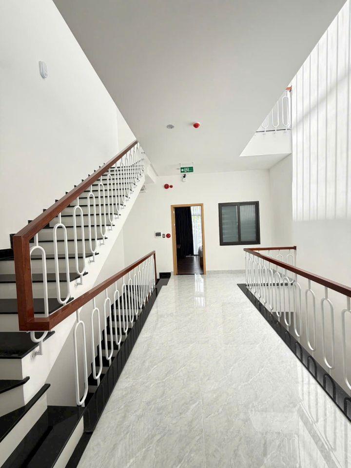 13tỷ/240m2 sàn.Nhà đường Trịnh Lỗi, 3 tầng,4 P ngủ,khu Nam Việt Á, sát BV 600 giường.
