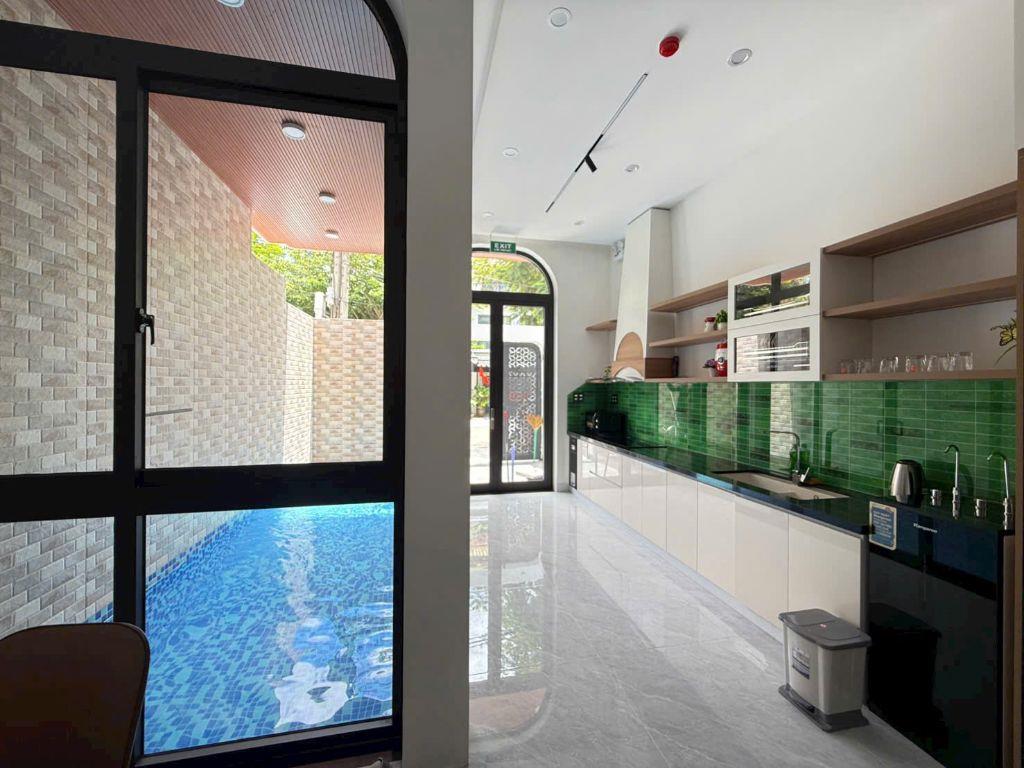 13tỷ/240m2 sàn.Nhà đường Trịnh Lỗi, 3 tầng,4 P ngủ,khu Nam Việt Á, sát BV 600 giường.