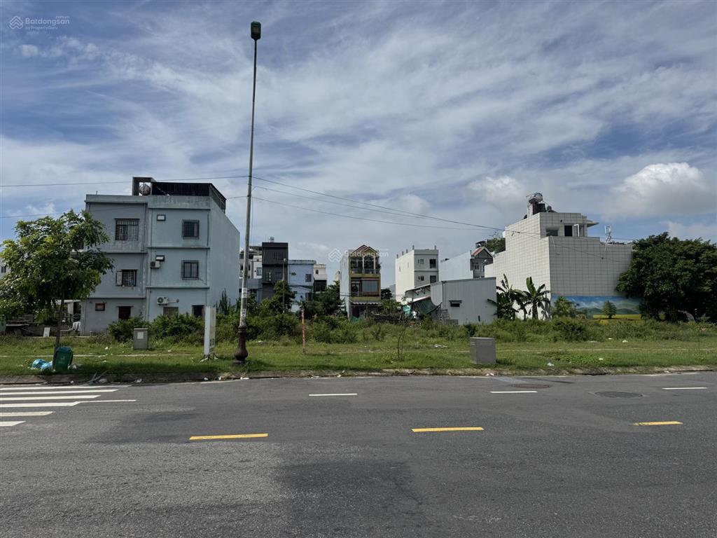 157m2/15 tỷ. đất 2 mặt tiền đường nguyễn xiển và thủy sơn 2. sát bãi tắm sơn thủy
