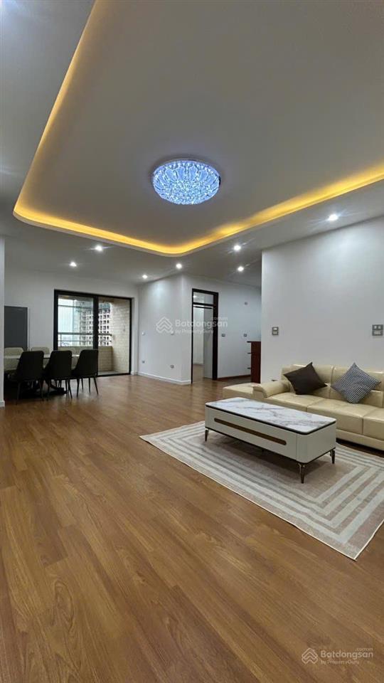 Chính chủ cho thuê căn 24t1 phố hoàng đạo thúy dt 122m2. giá 12tr/tháng 0904 897 ***