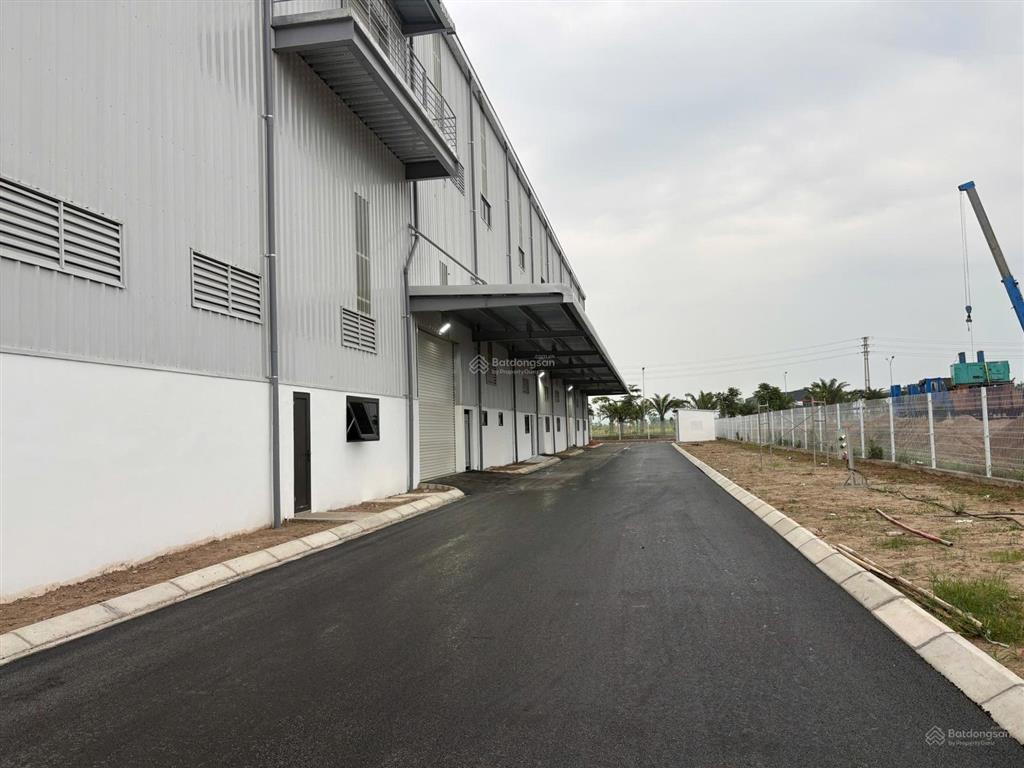 Cho thuê kho xưởng kcn ân thi hưng yên dt 7000m2 (3500 x 2 tầng)