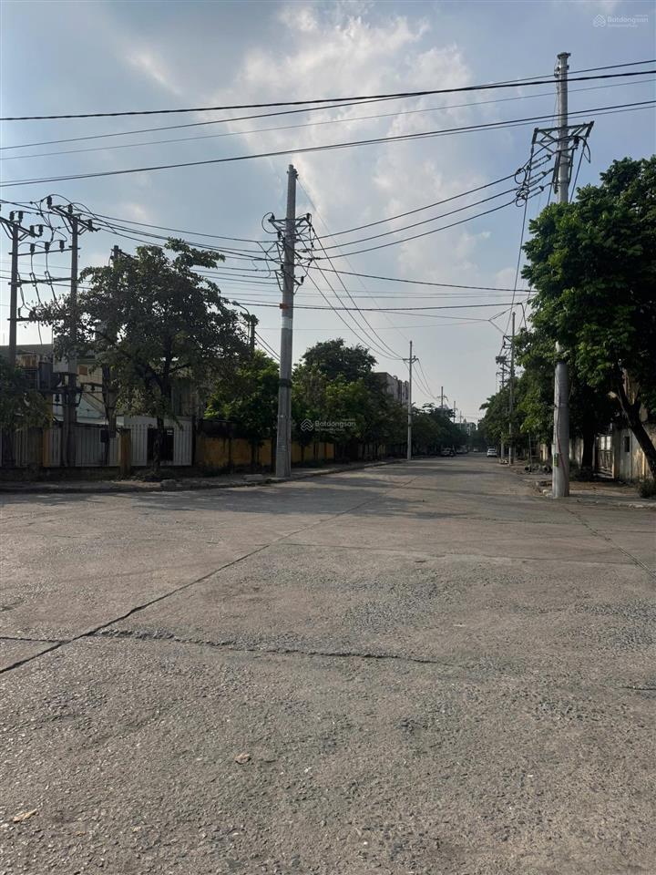 Bán đất nhà xưởng kcn phùng, đan phượng, hà nội dt 7.300m2 nhà xưởng mới xây đẹp kcn phùng.