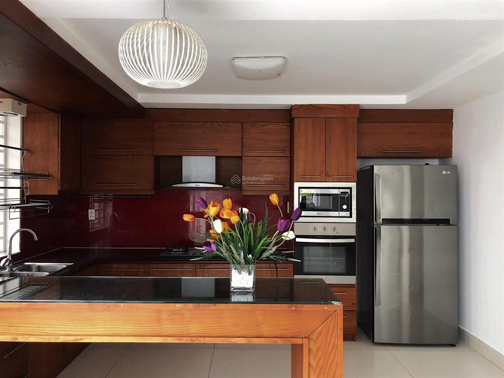 Cho thuê biệt thự phú mỹ, quận 7, 5 phòng ngủ, 45 triệu,  0907 727 ***