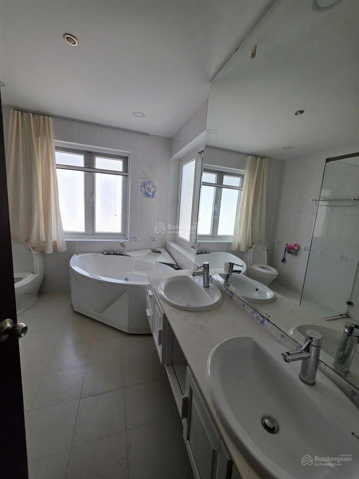 Cho thuê biệt thự phú mỹ, quận 7, 5 phòng ngủ, 50 triệu,  0907 727 ***