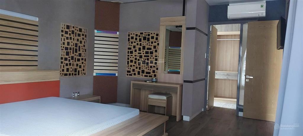 Cho thuê biệt thự phú mỹ, quận 7, 5 phòng ngủ, 50 triệu,  0907 727 ***
