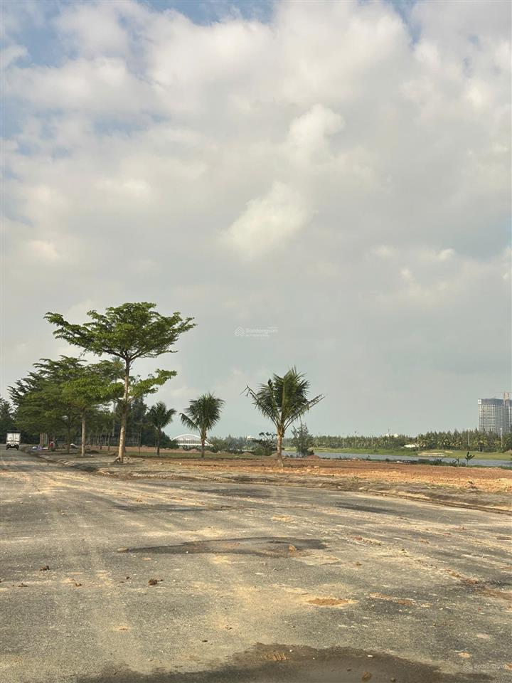 Chính chủ đt 0975 515 *** cần bán đất khu đô thị số 4 diện tích 171,5m ngang 7m đường 27m
