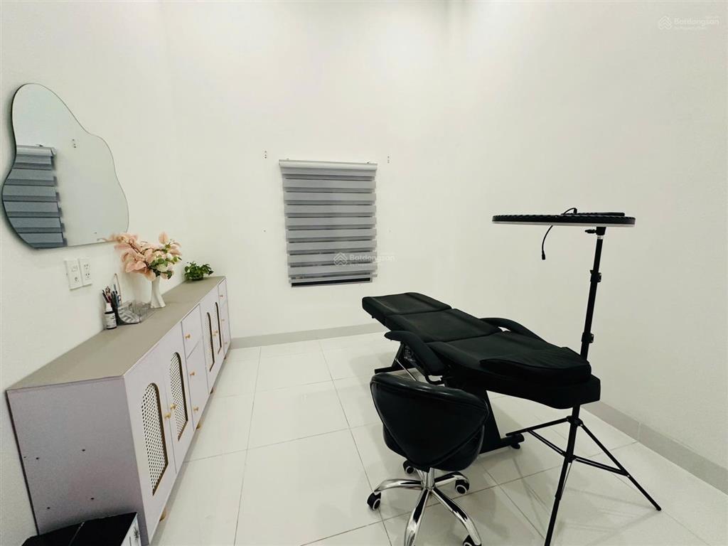 Chính chủ bán nhà 1 trệt 1 lầu + sân thượng  centana điền phúc thành, q9