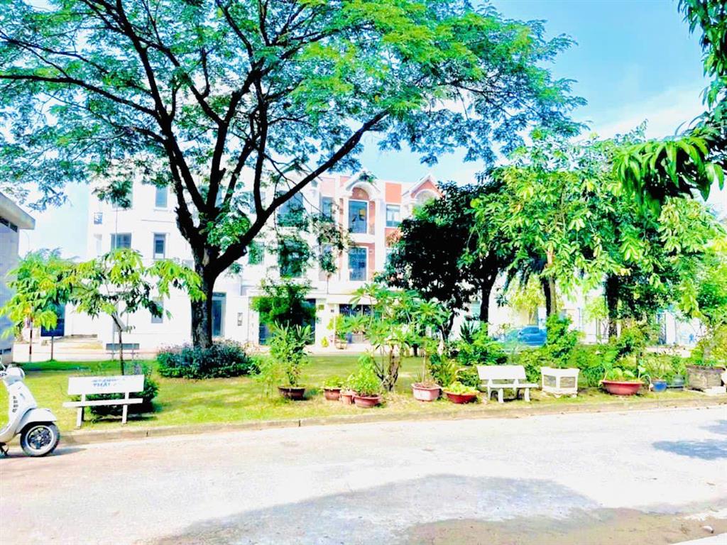 Phòng full nội thất sạch đẹp, có đủ tiện nghi. giờ giấc tự do
