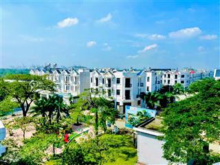 Phòng full nội thất sạch đẹp, có đủ tiện nghi. giờ giấc tự do