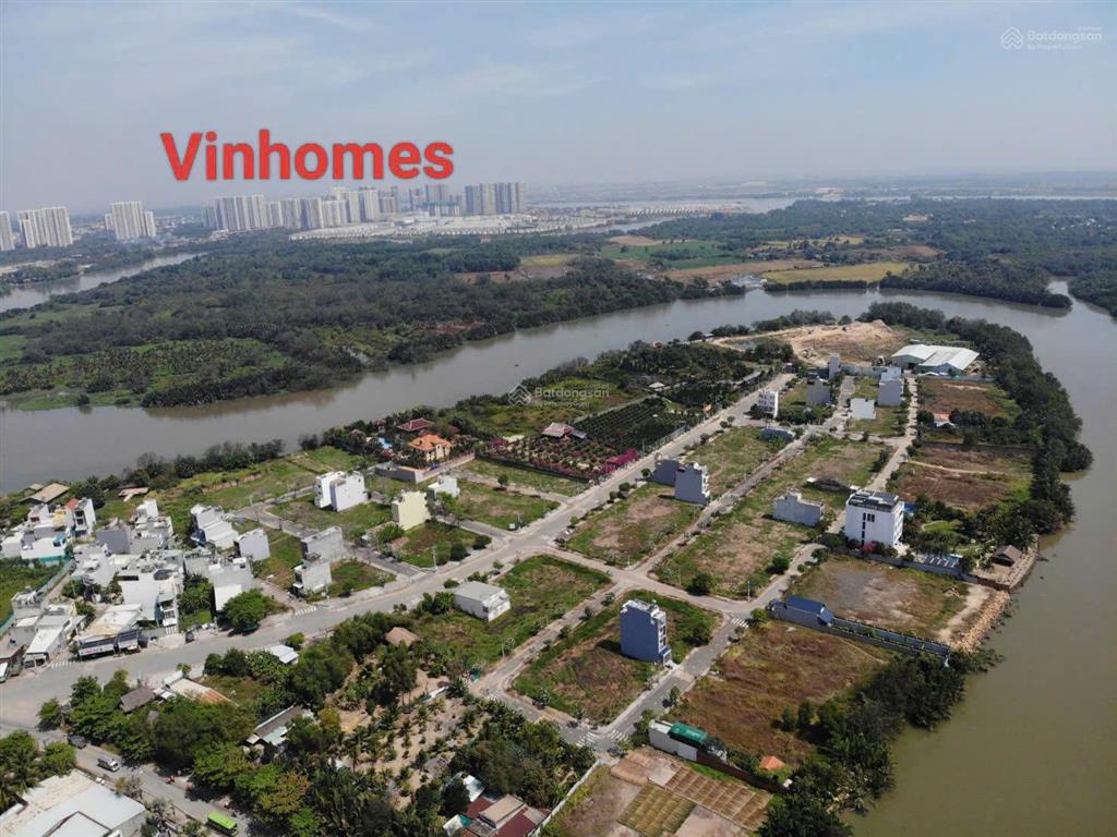 Chủ kẹt tiền cần bán gấp đất mặt tiền đường 20m view sông gần vinhome