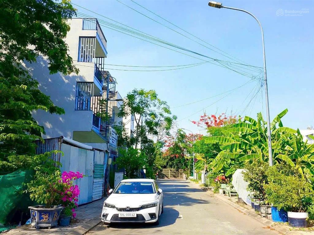 Chính chủ cần bán gấp đất đẹp view 2 mặt thoáng