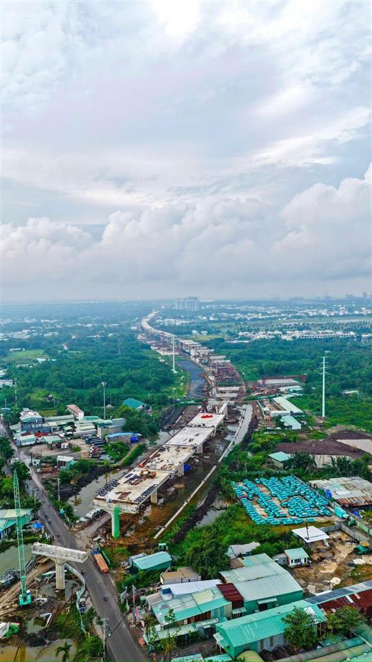 Lô đất cách sông 300m, điện nước âm, khu dân cư văn minh sạch đẹp