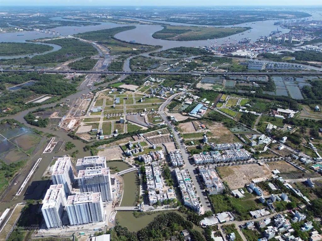 Nhà mặt sông đối diện chung cư tiện kinh doanh