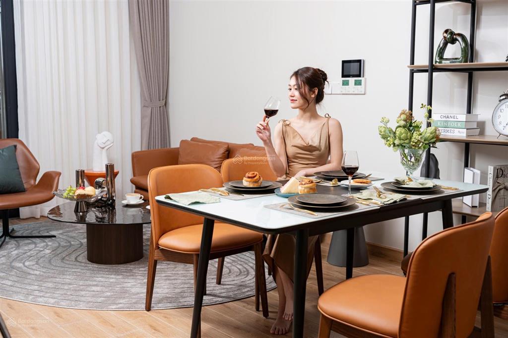 Cắt lỗ 2pn tầng 10, hướng đông bắc  sun symphony giá chỉ 4ty725
