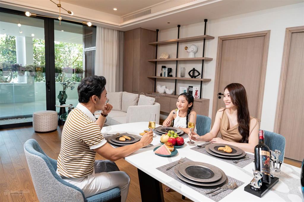 Cắt lỗ 2pn tầng 10, hướng đông bắc  sun symphony giá chỉ 4ty725