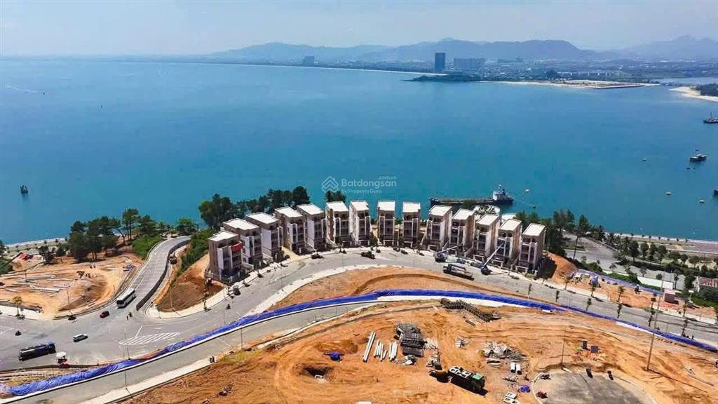 6,4 tỷ chọn nhà phố hay chọn vi trí trong khu đô thị biển vinhome hải vân bay , nhà xây 4 tầng