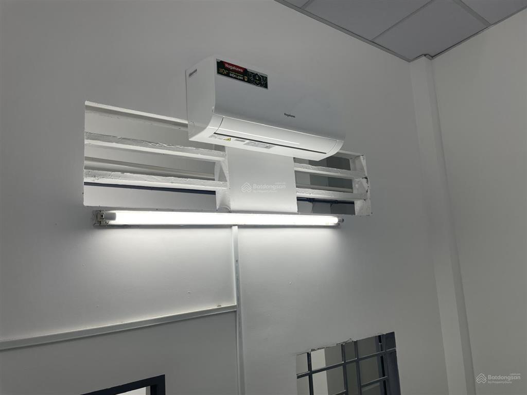 Bán chdv mặt tiền nhựa 18m phường dĩ an, thu 30tr/th. nhà 1 trệt 2 lầu 14 căn hộ và 1 kiot