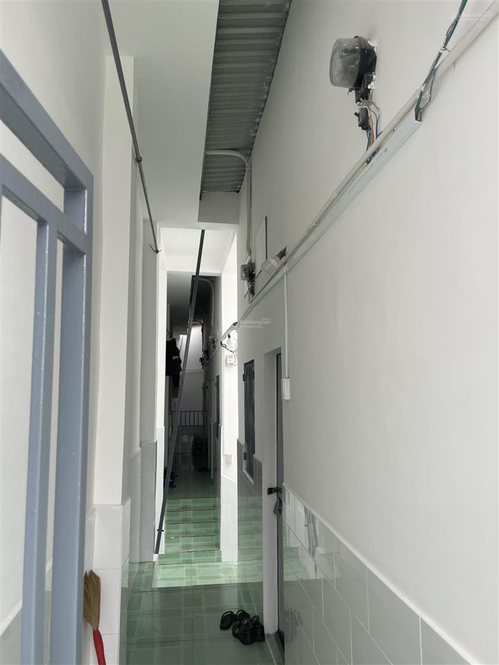 Bán chdv mặt tiền nhựa 18m phường dĩ an, thu 30tr/th. nhà 1 trệt 2 lầu 14 căn hộ và 1 kiot