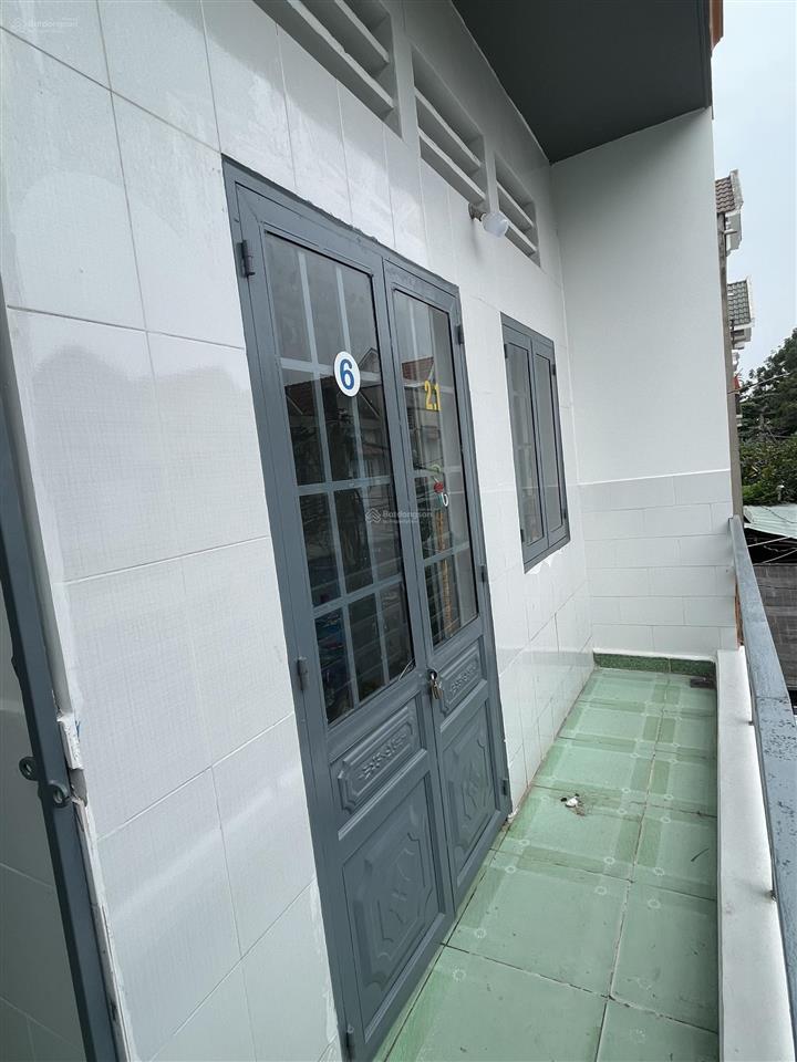 Bán chdv mặt tiền nhựa 18m phường dĩ an, thu 30tr/th. nhà 1 trệt 2 lầu 14 căn hộ và 1 kiot