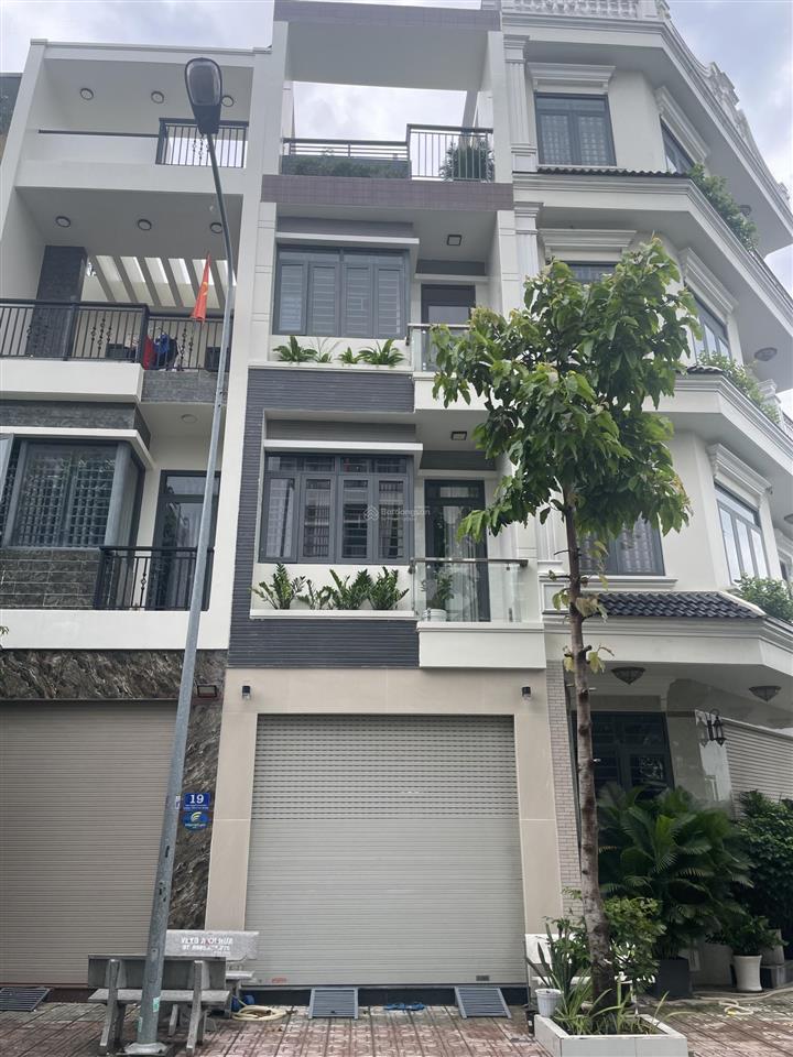 Bán nhà liền kề 4 tầng, căn áp góc phú hồng thịnh vi