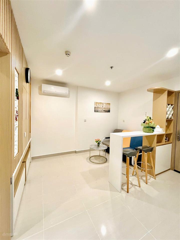 Mỗi sáng mở cửa nhìn hồ cá koi bơi lội, cảm giác như sống trong resort