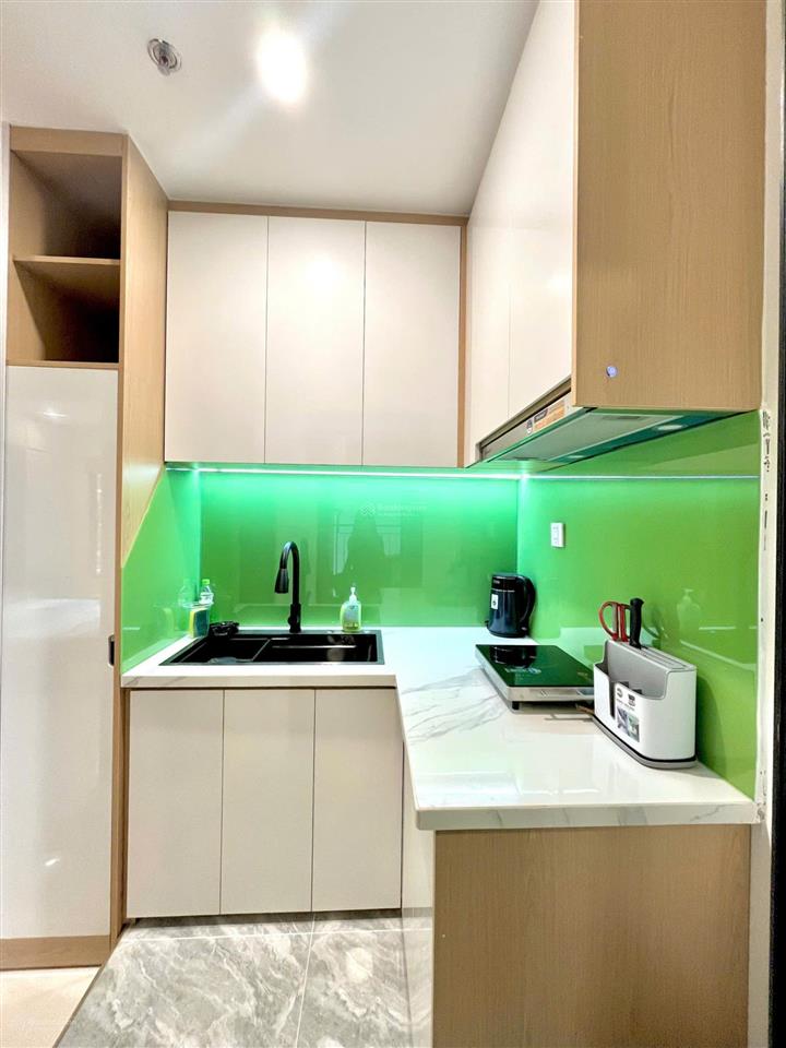 Mỗi sáng mở cửa nhìn hồ cá koi bơi lội, cảm giác như sống trong resort