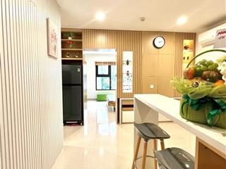 Mỗi sáng mở cửa nhìn hồ cá koi bơi lội, cảm giác như sống trong resort