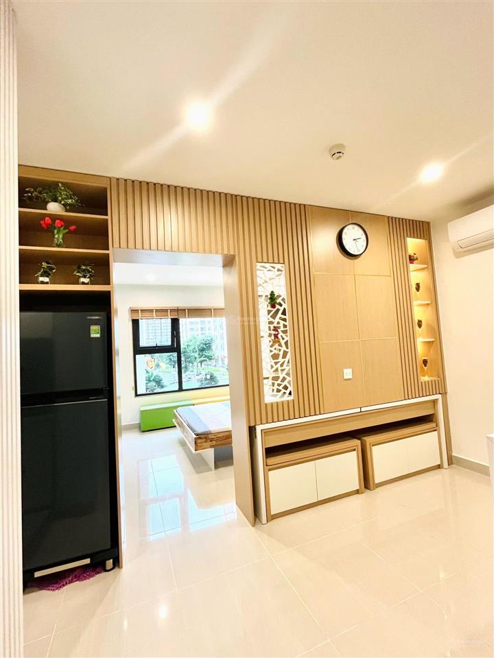 Mỗi sáng mở cửa nhìn hồ cá koi bơi lội, cảm giác như sống trong resort
