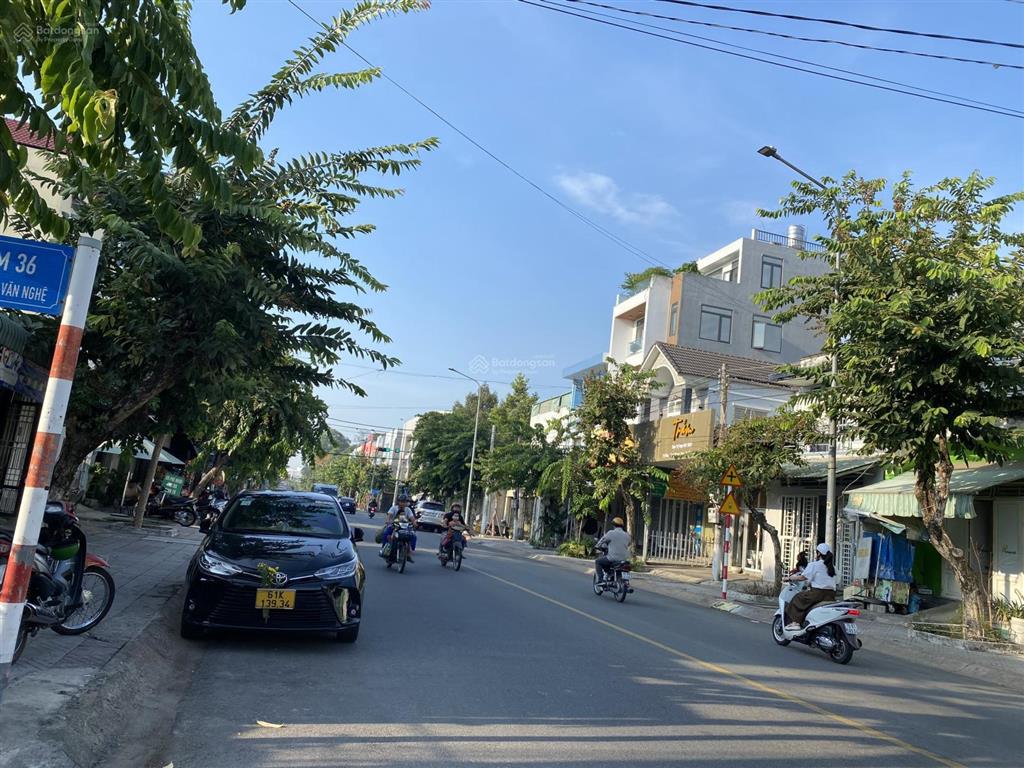 Nhà mặt tiền kinh doanh ngang 10m phường trung tâm thủ dầu một, rộng 250m2 sd, đối diện công viên